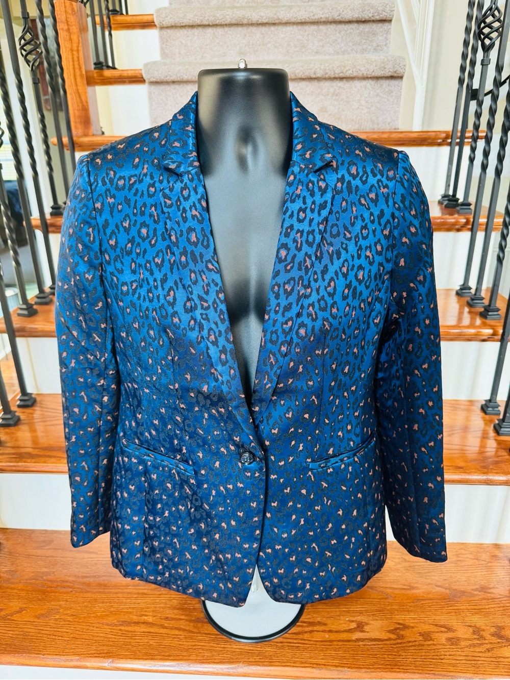 NWT Banana Republic Boyfriend Blazer Size 6 Blue Leopard Jacquard